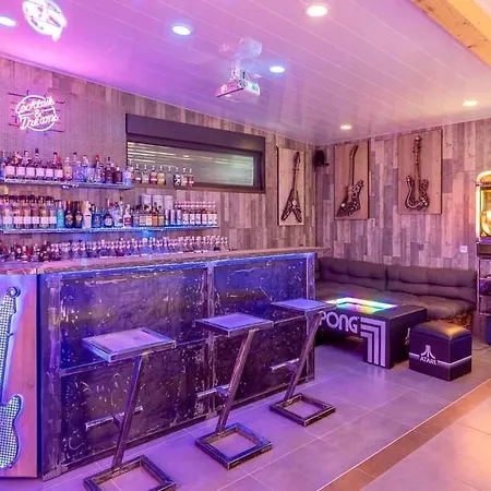 With Large Pool Au Jardin Du Levant Ferienhaus Holving