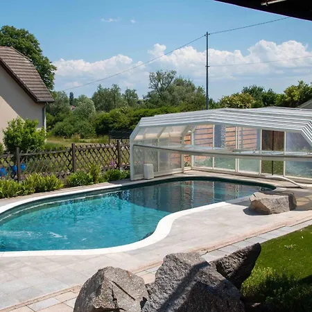 Casa vacanze Maison 5 Etoiles Avec Piscine Couverte Jardin Zen Et Arcade Holving