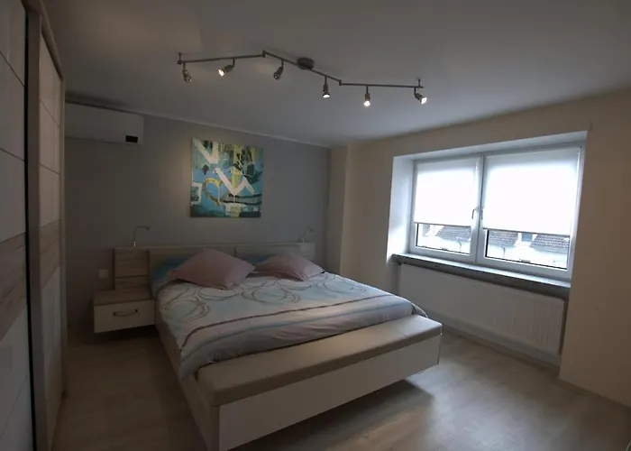 With Large Pool Au Jardin Du Levant Prázdninový dům Holving