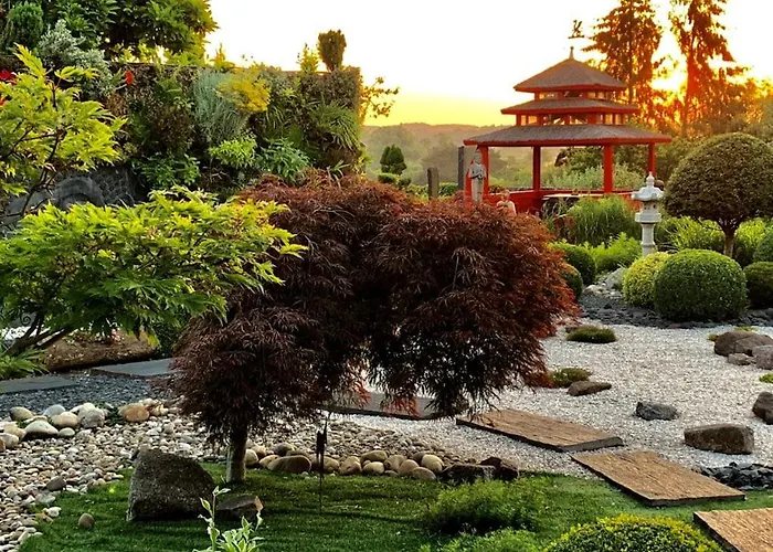 Prázdninový dům With Large Pool Au Jardin Du Levant Holving